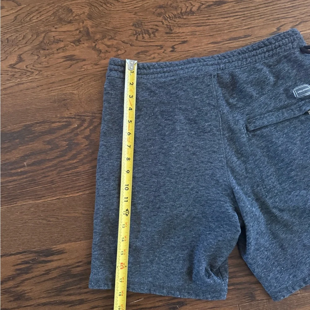 Volcom Charcoal Knit Shorts for men size Small with tie waist - Picture 9 of 9